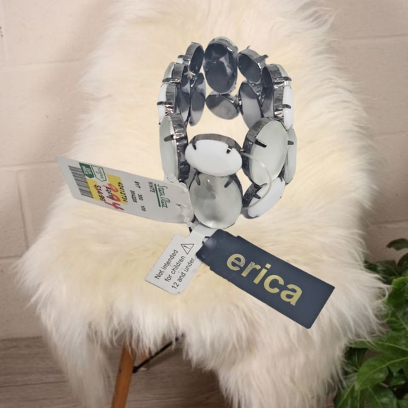 🌲10/$20. Slip-on Bracelet with White and Clear Beads - Picture 2 of 4